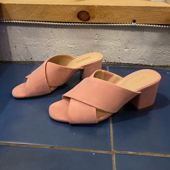 Suede pink heels - Picture 2 of 4